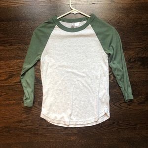 Half sleeve baseball top